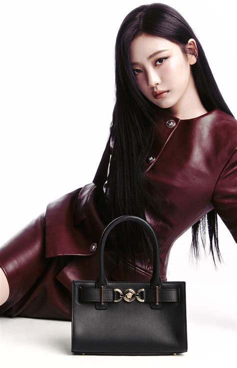 NINGNING FOR VERSACE SPRING.